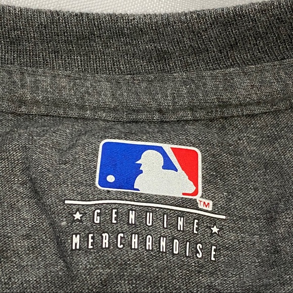 MLB New York NY Yankees Gray Retro T-Shirt Tee - Picture 6 of 6